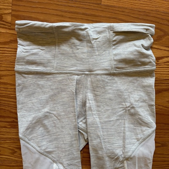 Lululemon Run With The Sun Cropped Leggings 4 White/Gray Pockets - Picture 2 of 8